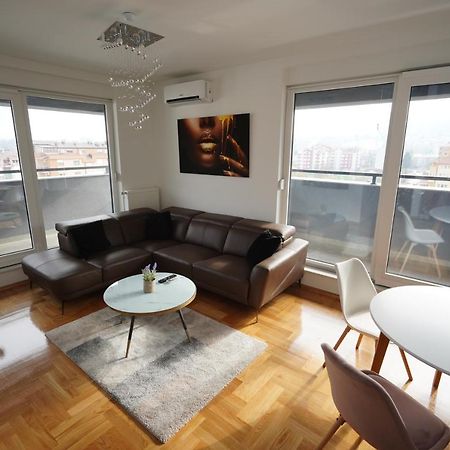 Apartman Venecija บันยาลูกา ภายนอก รูปภาพ
